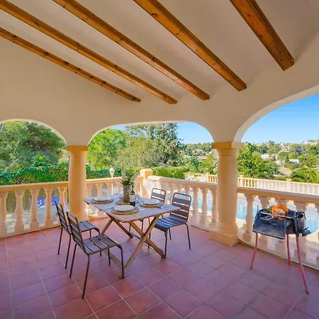 Villa Rosa Blanca By